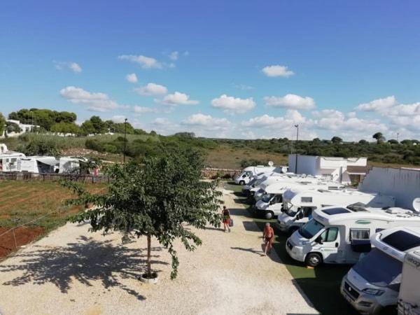 Sosta Camper La Specchia Otel San Pietro in Bevagna Dış mekan fotoğraf